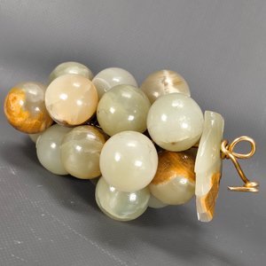 Dos Racimos de Uvas Decorativas en Ónix Verde - imagen 4