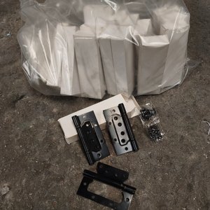 Lote de Bisagras Metálicas Negras con Tornillos - imagen 1