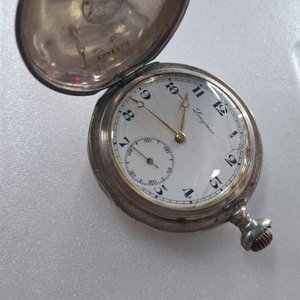 Lote siguiente: Reloj de Bolsillo Longines de Plata Antigua