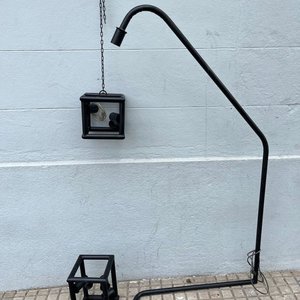 Lote anterior: Lote de 3 Veladores Industriales en Hierro Negro: Pie y Apliques Cubo