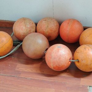 8 Boyas de Pesca Esféricas Naranja 'LUCKY SH NO 8.8' (15x15 cm) - imagen 1