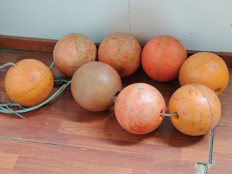 8 Boyas de Pesca Esféricas Naranja 'LUCKY SH NO 8.8' (15x15 cm)
