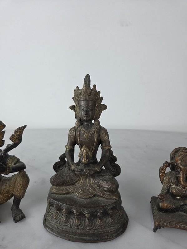 Esculturas de la India en Bronce con Detalles Intricados - imagen 3
