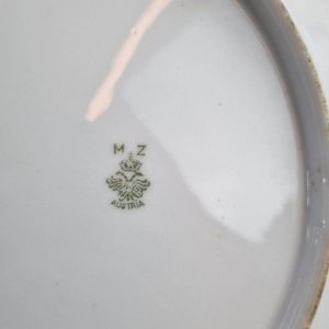Juego de 21 Platos Llanos de Porcelana Austriaca MZ Austria con Flores Rosas - imagen 4