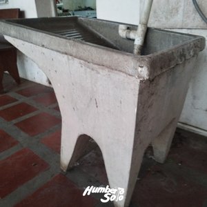 Pileta de lavar de hormigón, completa y en muy buen estado de conservación - imagen 4