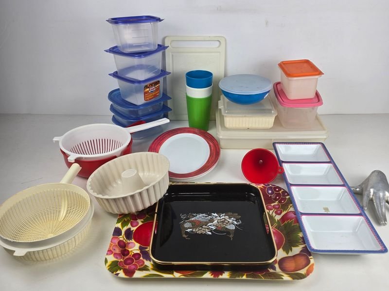 Lote de Tupperware, Bandejas, Moldes y Utensilios de Cocina