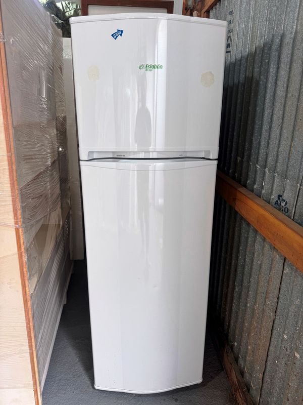 Heladera marca Eslabon de Lujo - Electrodomésticos