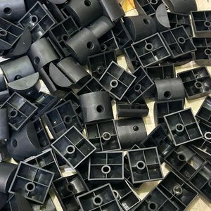 Lote de Piezas Plásticas Negras para Muebles - imagen 3