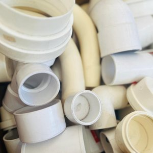 Lote de 50 Artículos de Sanitaria de PVC Blanco - imagen 2