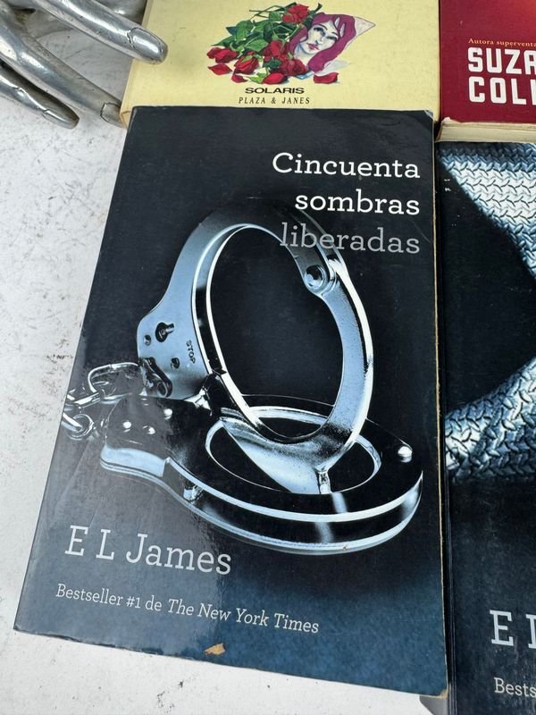 Colección de libros de Thriller, Romance y Best-sellers Contemporáneos - imagen 8