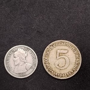 Panamá: Lote de 2 Monedas de 5 Centésimos (1904 Plata y 1929 Níquel) - imagen 4