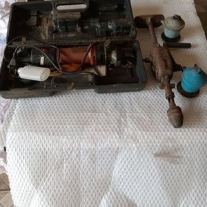 Lote anterior: Taladro Manual Antiguo, Máquina Eléctrica para Esquilar y Válvulas