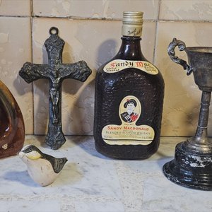 Lote de Trofeos Varios y Adornos Metálicos y Cerámicos - imagen 4