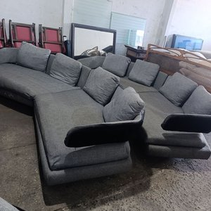 Sofá Modular Arne B&B Italia: Estructura Tubular, Aluminio Pulido, Tela Gris y Plumas - imagen 4