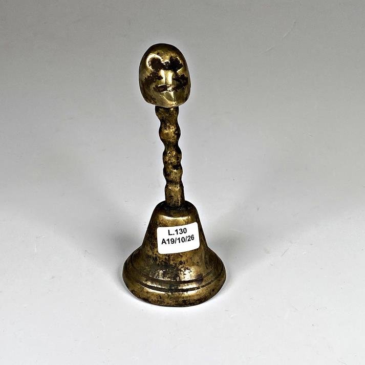 Campanilla de Bronce con Cabo de Cráneo - Altura 14 cm