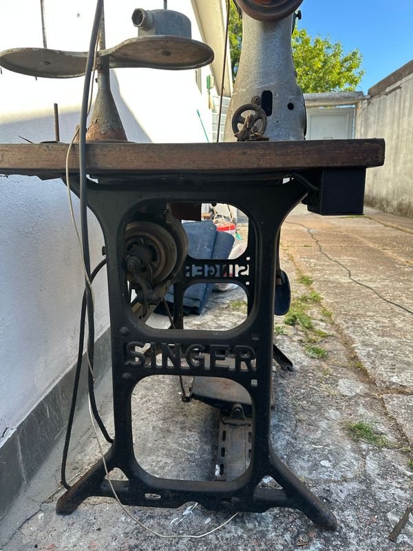 Máquina de coser Singer con motor - imagen 5