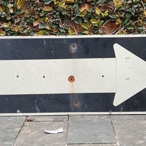 Cartel Antiguo Señalización Vial "Sentido Único" Flecha Derecha - imagen 1