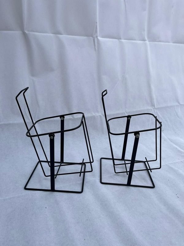 Dos gira bidones - botellas de metal - imagen 3