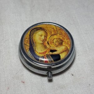 Lote de Adornos y Cajas Antiguas: Bicicletas de Hierro, Ceniceros y Estuches Decorativos - imagen 21