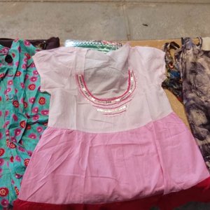 Lote siguiente: Lote de Vestidos Variados para Niña