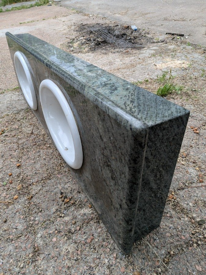 Mesada de baño en granito con doble pileta - imagen 4