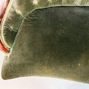 Sofá Victoriano de Dos Cuerpos en Caoba con Tapizado de Pana Verde - imagen 4