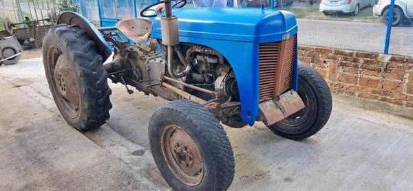 Tractores y maquinaria agrícola, partes y accesorios - imagen 4