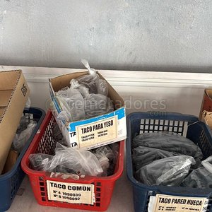 Lote anterior: Cajas y Cestas con Repuestos Varios