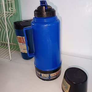 Lote de Utensilios de Cocina: Escurridor, Colador, Moldes y Termos - imagen 6