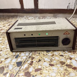 Lote siguiente: Calefactor Ismel Antiguo de Colección - Diseño Retro Funcional