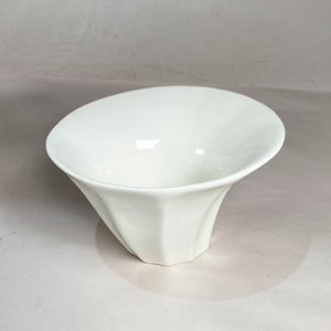 Juego de 5 Cuencos Orientales Blancos Facetados - Diámetro 18 cm - imagen 2