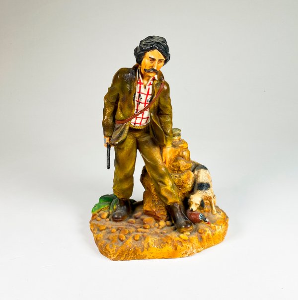 Figurina de cazador con escopeta y perro - imagen 1