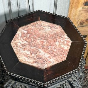 Mesa Pedestal Octogonal de Madera Negra con Tapa de Mármol Rosa - imagen 3