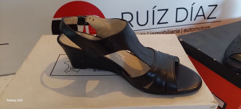 Zapatos de tacón alto Ruí Díaz, talla 35 - imagen 2