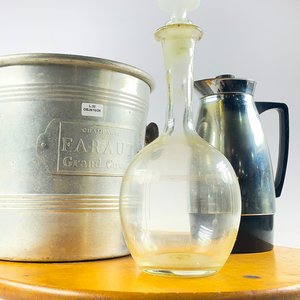Set de 4 piezas: Cubo para champagne, botellón, jarra y plato para torta - imagen 3
