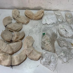 Lote siguiente: Lote de Puntillas y Apliques de Encaje