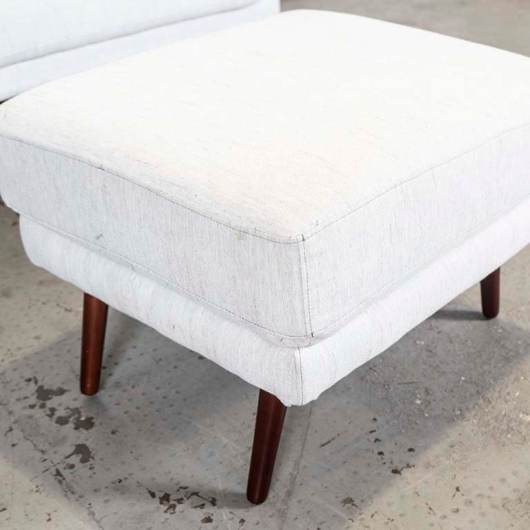 Sofá de dos cuerpo y puff para decorar tu hogar - imagen 2
