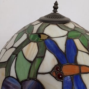 Lámpara de Pie Estilo Tiffany con Vitral de Libélulas y Flores - imagen 3