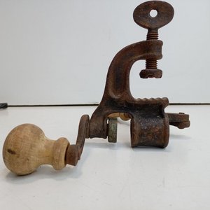 Antiguo Cargador de Cartuchos de Metal y Madera - imagen 5