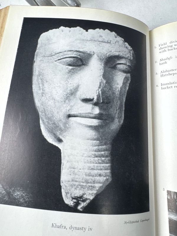 Libro sobre Egipto por Margaret A. Murray, editorial Sidgwick y Jackson, Londres 1949 - imagen 10