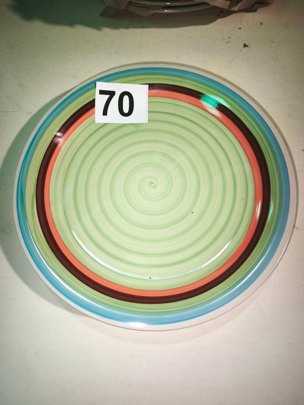 10 Platos Llanos de Cerámica con Diseño Espiral Multicolor