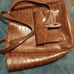 Lote anterior: Cartera Grande Marrón Estilo Cocodrilo