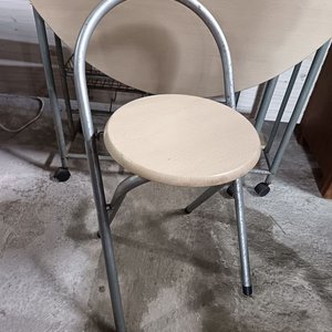 Desayunador Plegable con Dos Banquetas y Ruedas - imagen 3