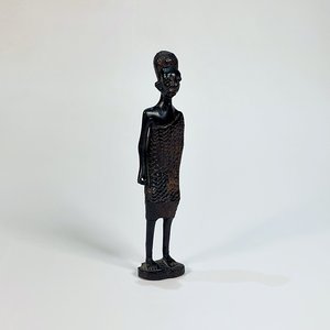 Lote siguiente: Talla en Madera Africana de Dama con Vestido - 19 cm