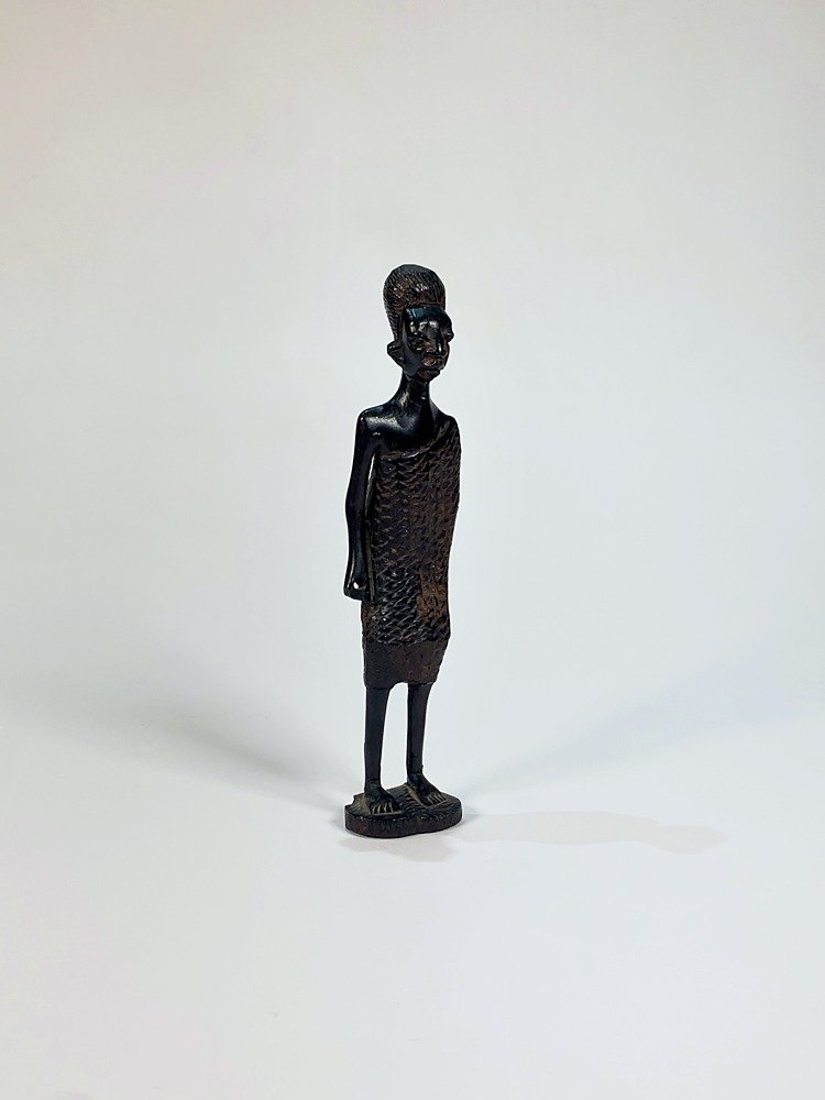 Talla en Madera Africana de Dama con Vestido - 19 cm