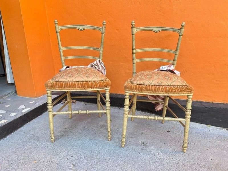 Lote siguiente: Sillas Gemelas Antiguas Estilo Isabelino