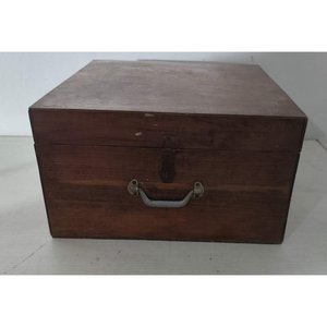 Lote siguiente: Cajón de Madera Vintage con Asa Metálica