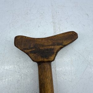 Baston de Madera con Empuñadura Curva y Punta de Goma - imagen 7