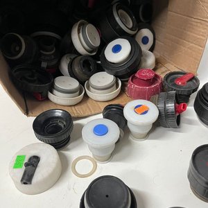 Lote de más de 60 tapones para termos de diversos modelos - imagen 4