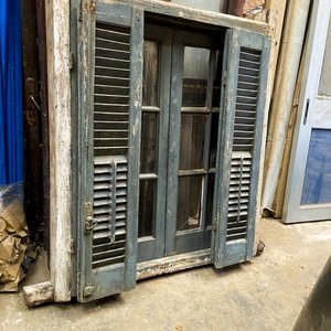 Lote anterior: Ventana Antigua de Madera y Vidrio con Postigos Dobles - 145x125 cm